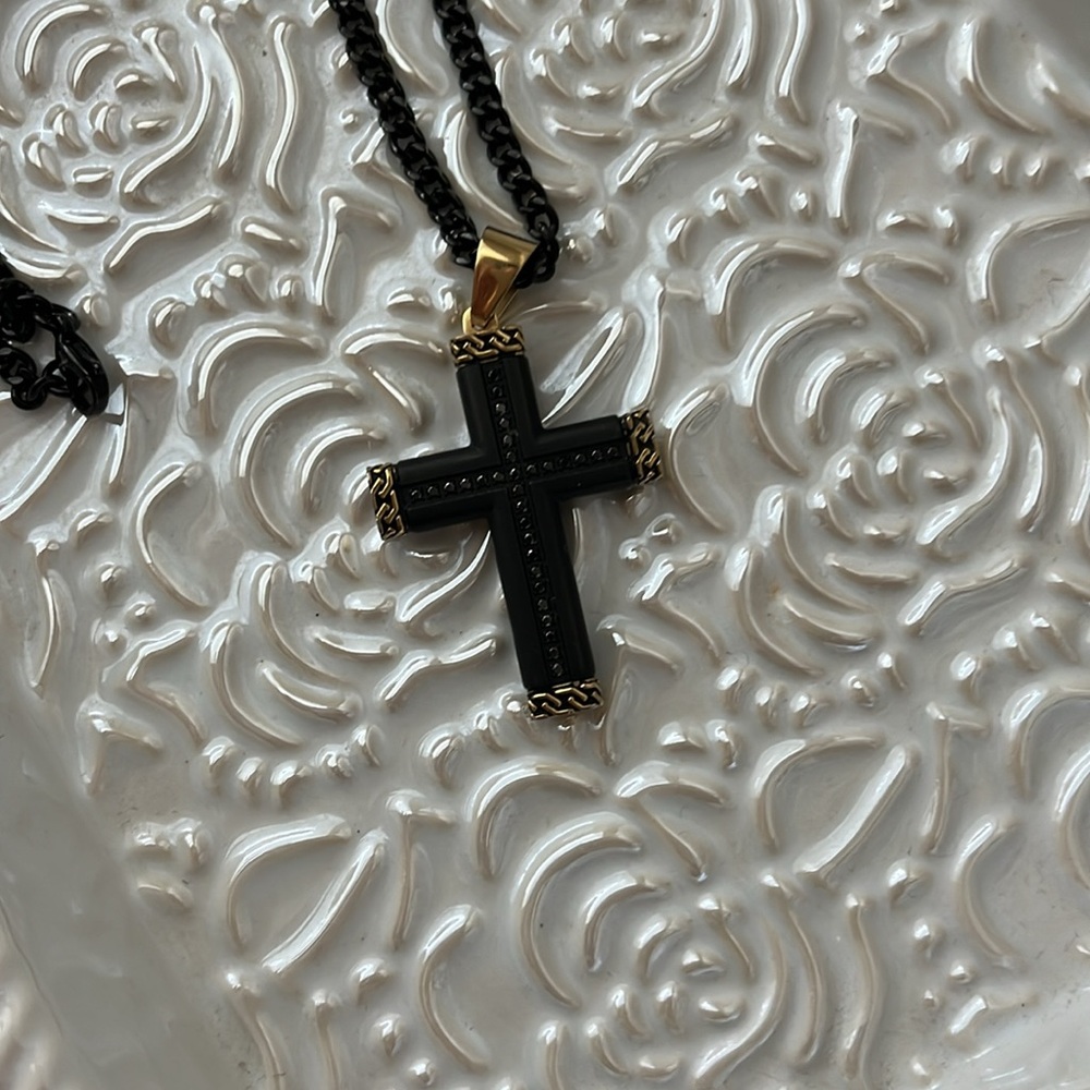 Zales | Men’s Cross Pendant Necklace - Picture 4 of 5